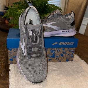 Brooks Women's Levitate 4 - Grey / Blackened Pearl / Purple